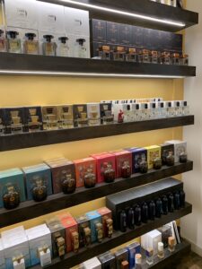 J-Scentイタリアprofumeria boutique d'essence -luxury perfumes-