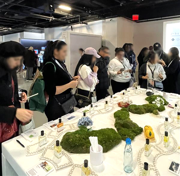 ScentXplore2026　J-Scentブースを訪れた来場者の様子
